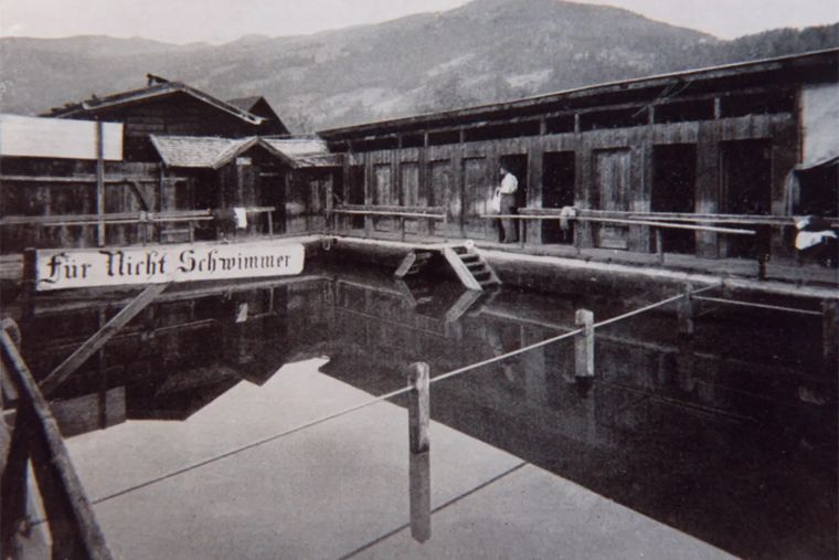 Historisches Freischwimmbad am Campingplatz