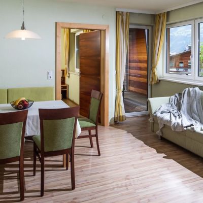Appartement Holz im Campingdorf Hofer