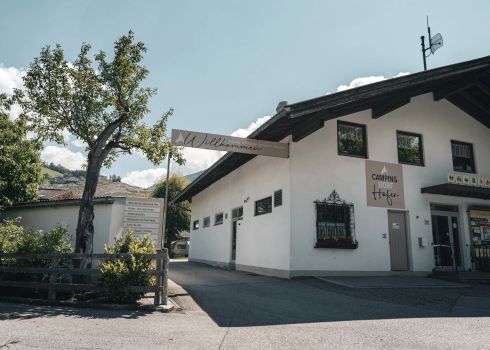 Einfahrt Campingdorf Hofer