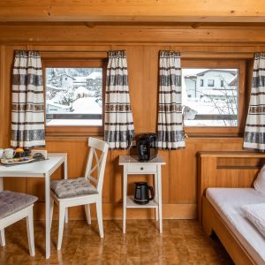 Doppelzimmer im Gästehaus des Campingdorf Hofer