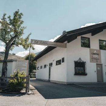 Einfahrt Campingdorf Hofer
